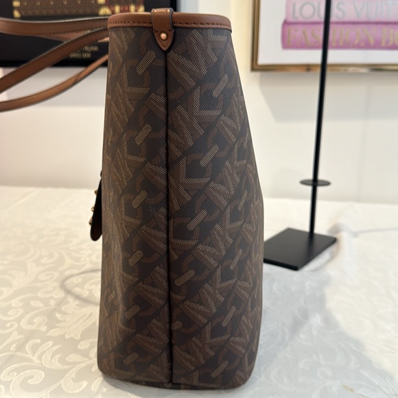 EUC Michael Kors Eliza Empire Logo Large Tote - Picture 7 of 13